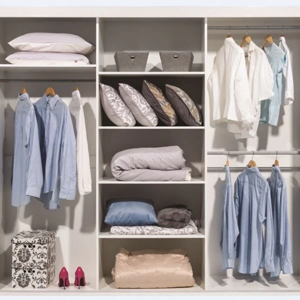 Schlafzimmer Komplett Weiß Hochglanz IRIS Set B Schwebetürenschrank Bett Kommode LED 6 Schlafzimmer Komplett Weiß Hochglanz IRIS Set B Schwebetürenschrank Bett Kommode LED – Bild 4